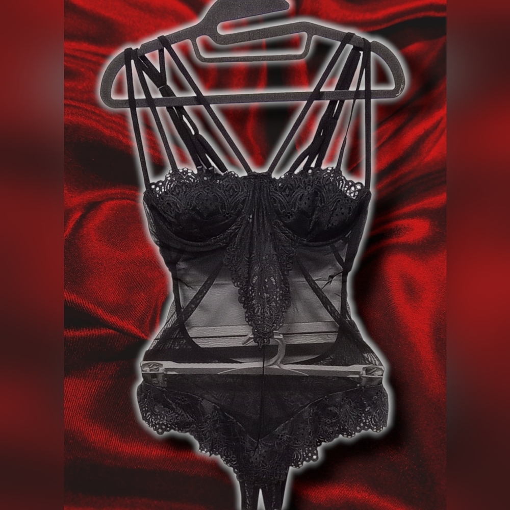 Ladies sexy lace bustier corset lingerie